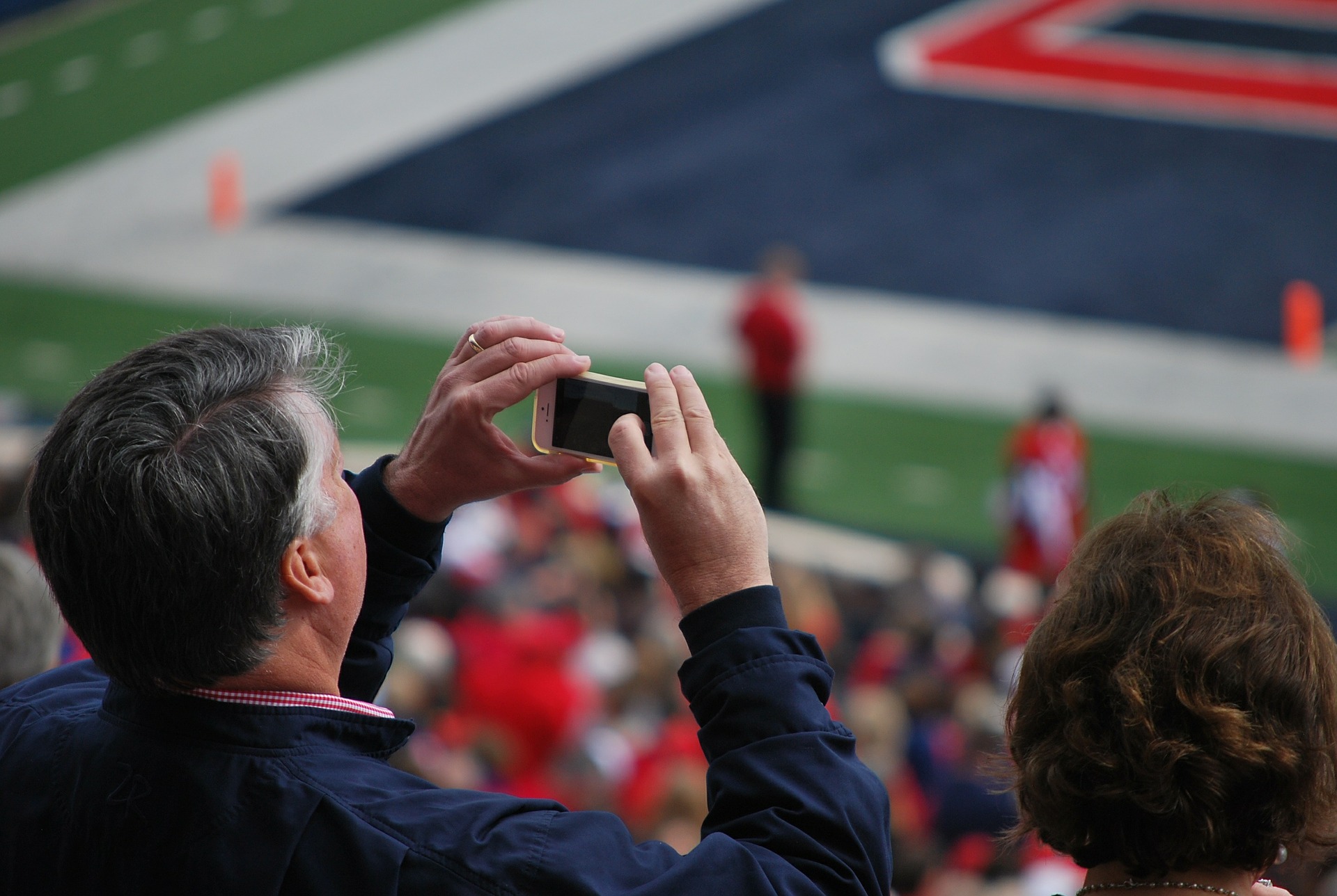Smartphone Technology in Enhancing Sports Venues Services